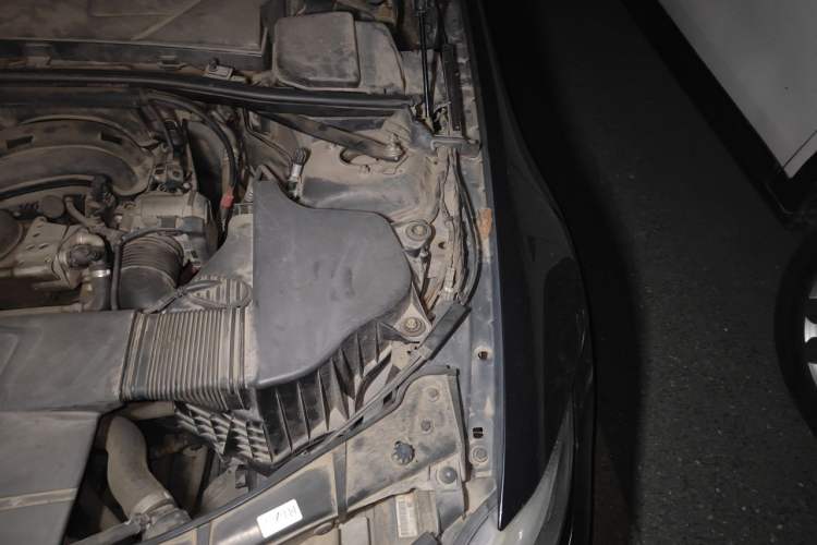 Used BMW 3 Series 2012 320i Luxury Edition Engine Bay Left