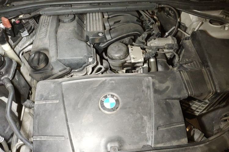 Used BMW 3 Series 2012 318i Leading Model Engine Bay