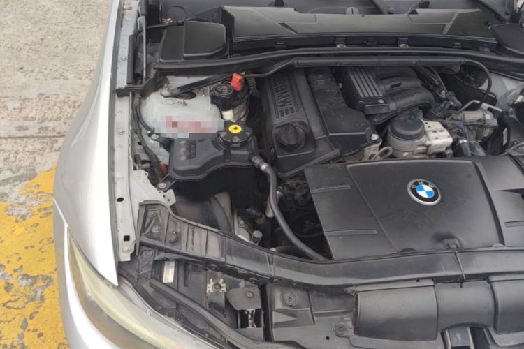 Used BMW 3 Series 2012 320i Sport Edition Engine Bay Right
