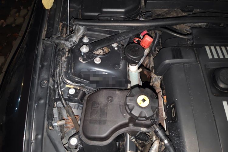 Used BMW 3 Series 2012 325i Sport Edition Engine Bay Right