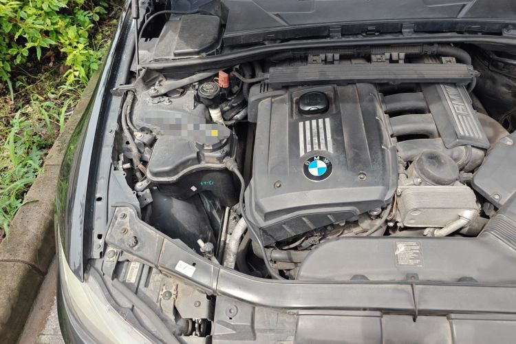 Used BMW 3 Series 2012 325i Luxury Edition Engine Bay Right