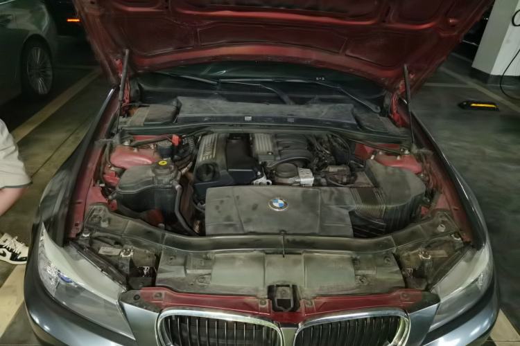 Used BMW 3 Series 2012 318i Leading Model Engine Bay