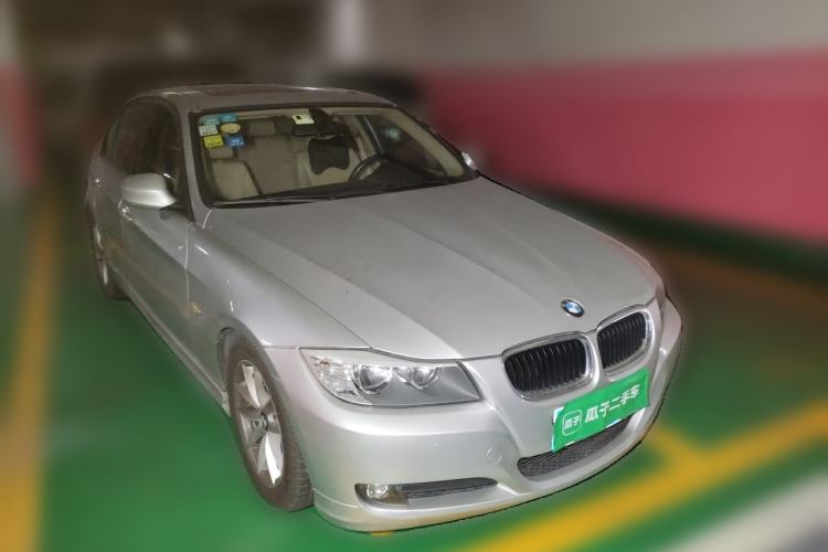 Used BMW 3 Series 2012 318i Leading Model Front Right 45 Deg