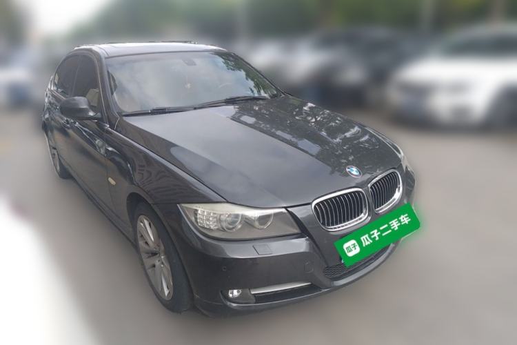 Used BMW 3 Series 2012 320i Luxury Edition Front Right 45 Deg