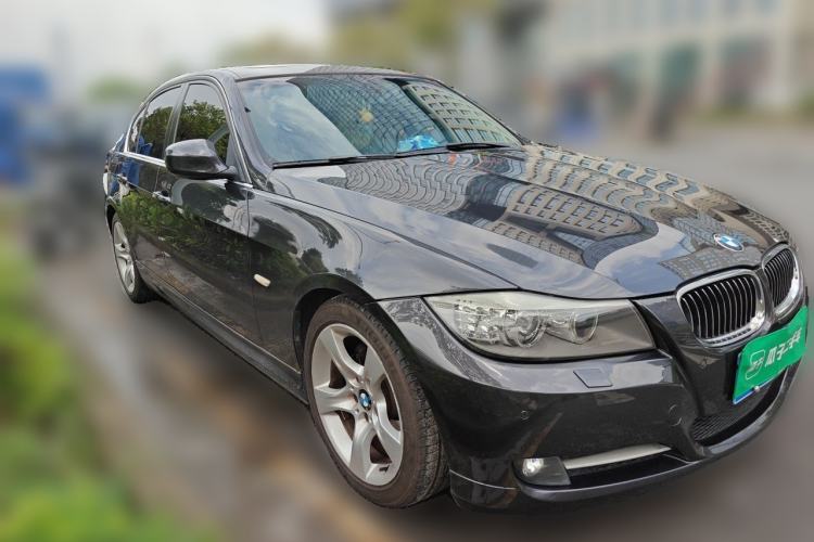 Used BMW 3 Series 2012 325i Luxury Edition Front Right 45 Deg