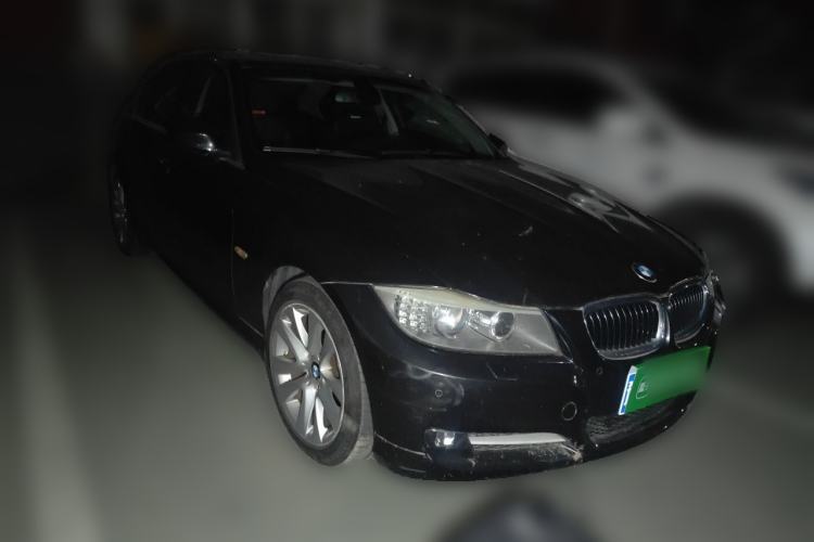 Used BMW 3 Series 2012 320i Luxury Edition Front Right 45 Deg