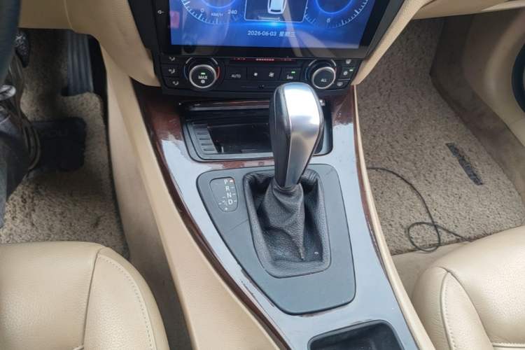Used BMW 3 Series 2012 320i Sport Edition Gear Lever