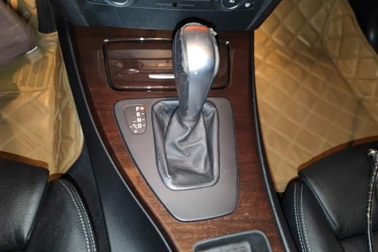 Used BMW 3 Series 2012 325i Sport Edition Gear Lever
