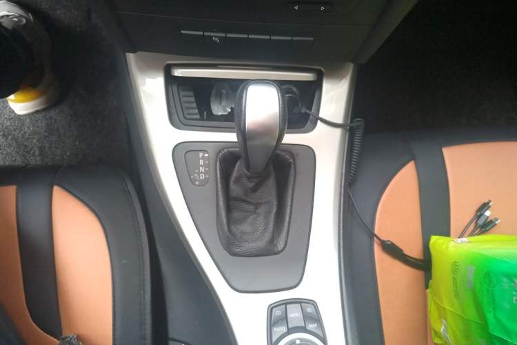 Used BMW 3 Series 2012 320i Luxury Edition Gear Lever