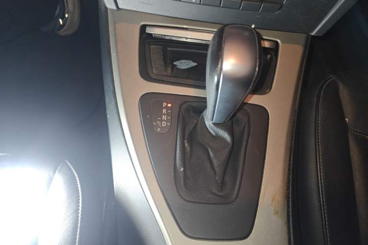 Used BMW 3 Series 2012 320i Luxury Edition Gear Lever