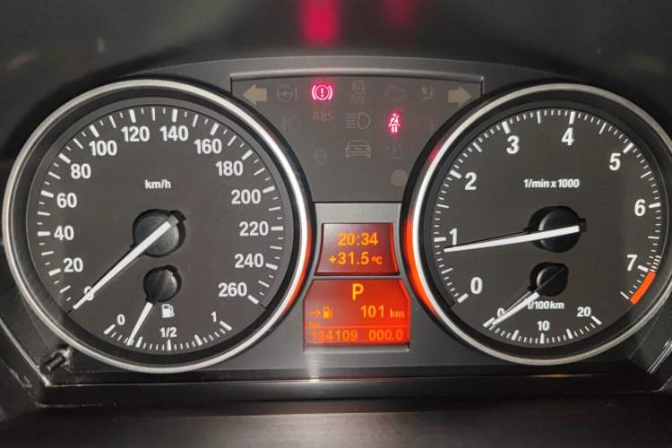 Used BMW 3 Series 2012 325i Sport Edition Instrument Cluster