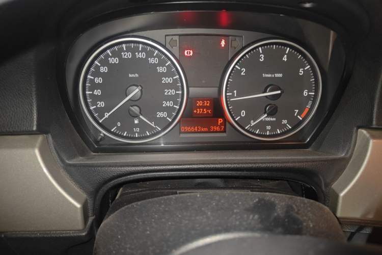 Used BMW 3 Series 2012 320i Luxury Edition Instrument Cluster