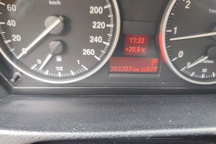 Used BMW 3 Series 2012 320i Sport Edition Odometer Close Up