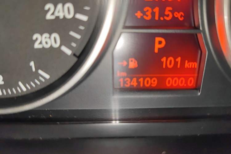Used BMW 3 Series 2012 325i Sport Edition Odometer Close Up