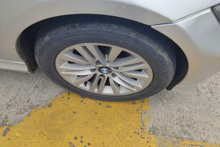 Used BMW 3 Series 2012 320i Sport Edition Right Front Wheel Hub