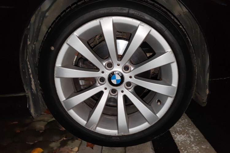 Used BMW 3 Series 2012 325i Sport Edition Right Front Wheel Hub