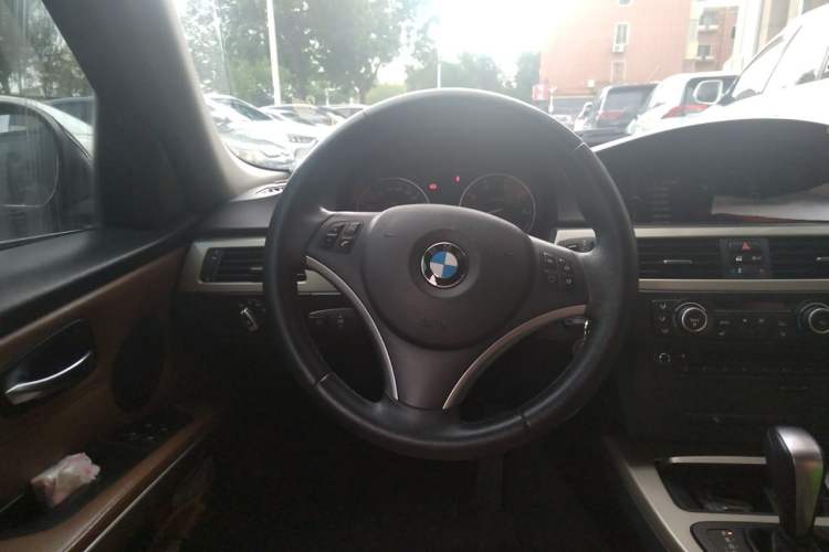 Used BMW 3 Series 2012 320i Luxury Edition Steering Wheel
