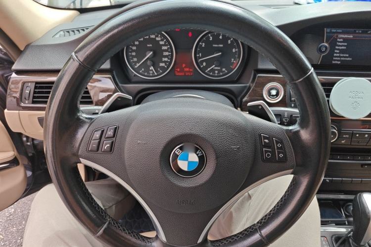 Used BMW 3 Series 2012 325i Luxury Edition Steering Wheel