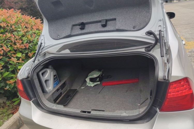 Used BMW 3 Series 2012 320i Sport Edition Trunk