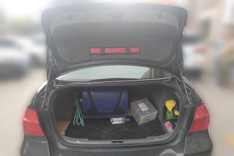 Used BMW 3 Series 2012 320i Luxury Edition Trunk
