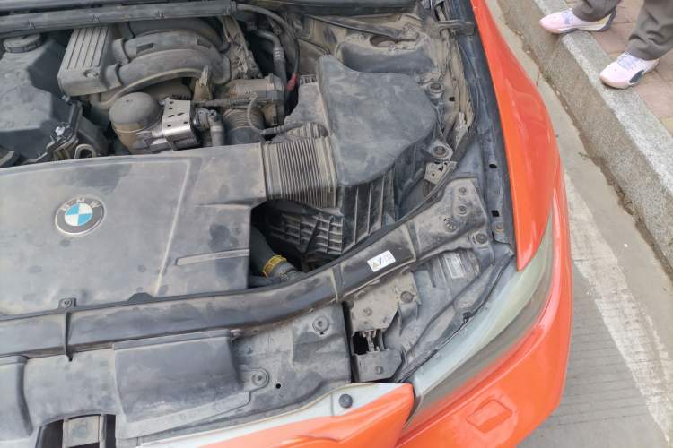 Used BMW 3 Series 2012 320i Luxury Edition Engine Bay Left