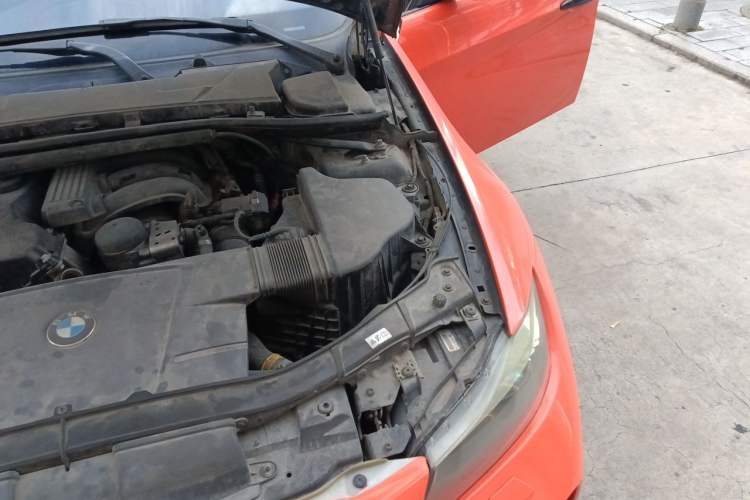 Used BMW 3 Series 2012 320i Luxury Edition Engine Bay Left