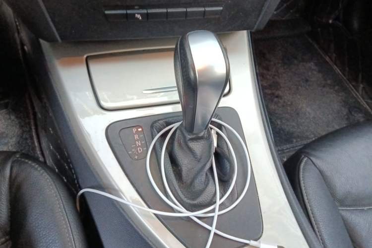 Used BMW 3 Series 2012 320i Luxury Edition Gear Lever