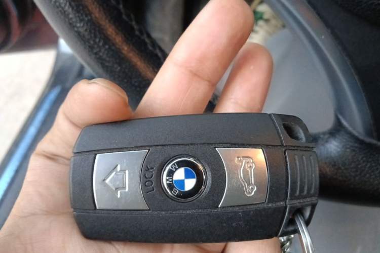 Used BMW 3 Series 2012 320i Luxury Edition Vehicle Key