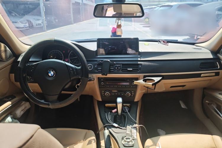 Used BMW 3 Series 2012 318i Leading Model Center Console