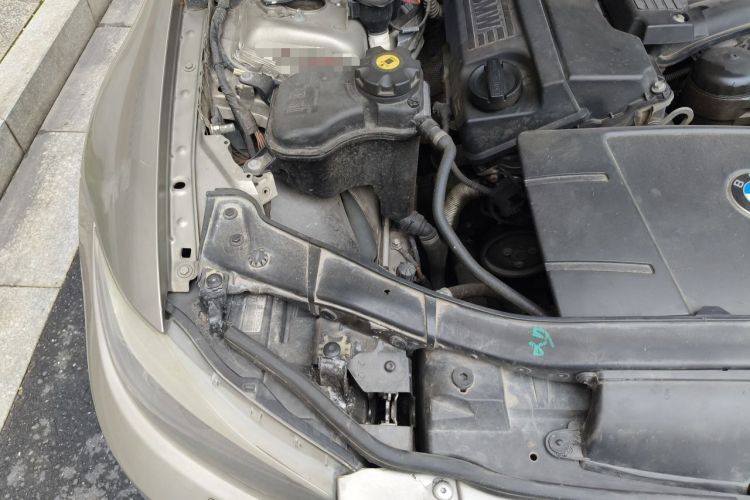 Used BMW 3 Series 2012 320i Sport Edition Engine Bay Right