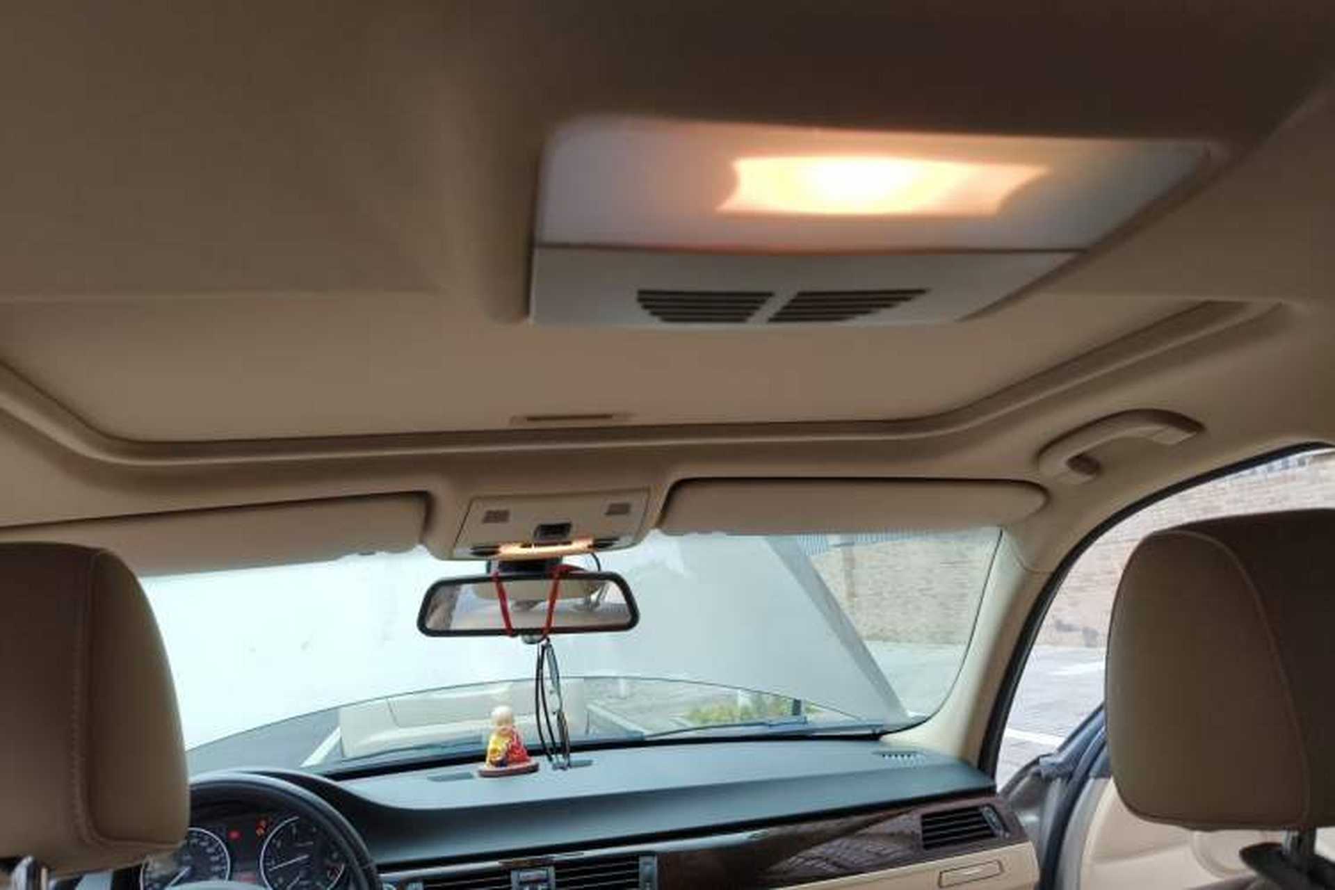 Used BMW 3 Series 2012 320i Sport Edition Headliner