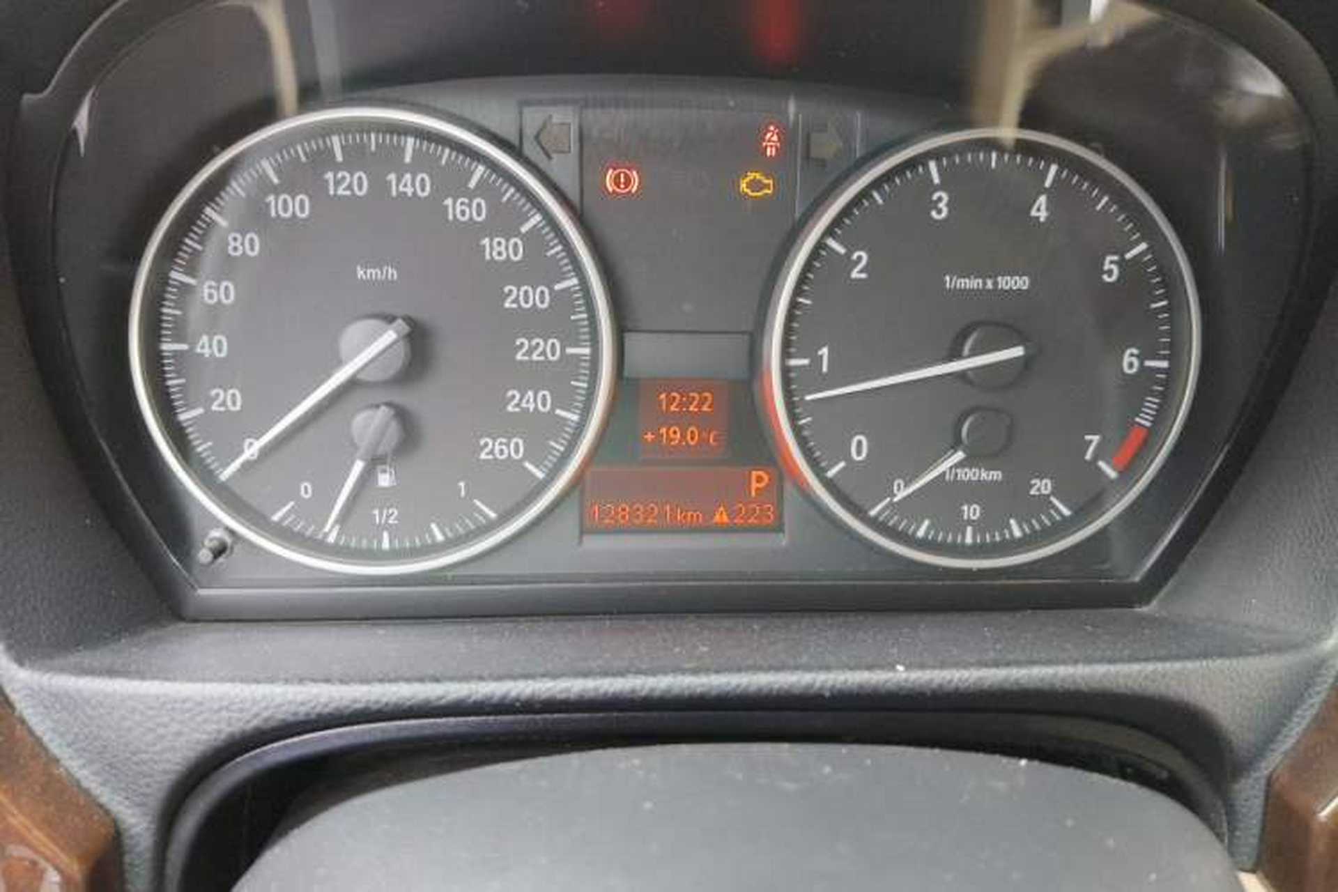 Used BMW 3 Series 2012 320i Sport Edition Instrument Cluster