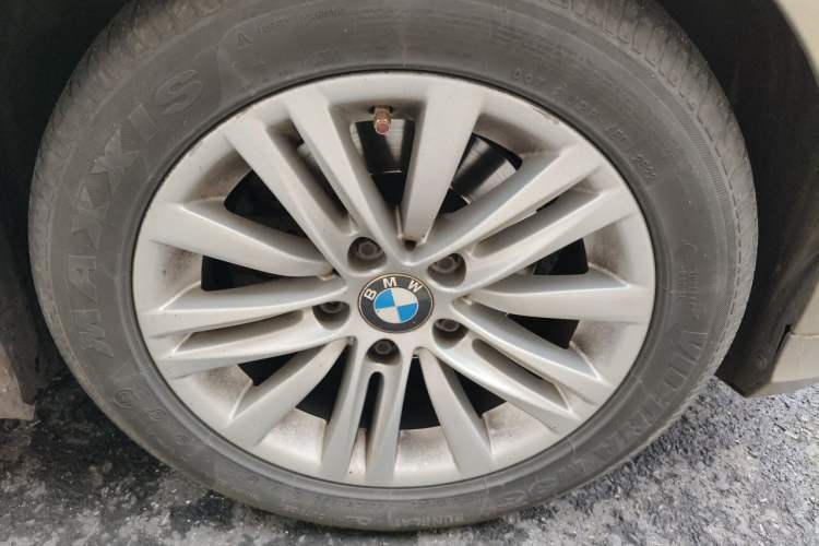 Used BMW 3 Series 2012 320i Sport Edition Right Front Wheel Hub