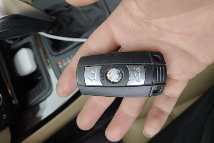 Used BMW 3 Series 2012 320i Sport Edition Vehicle Key