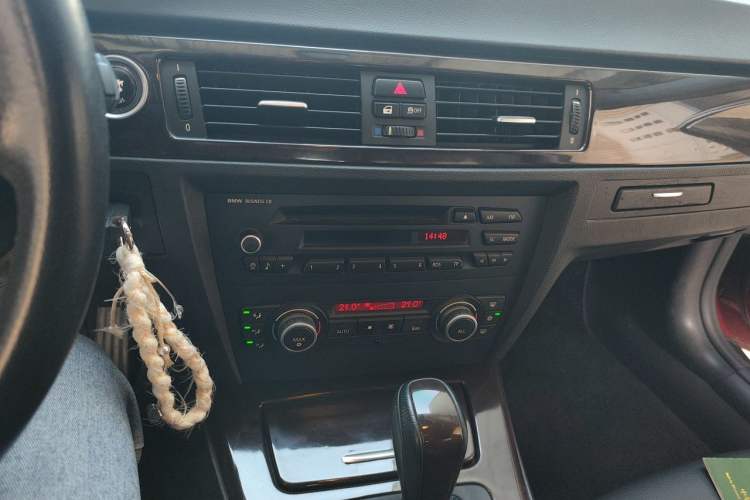 Used BMW 3 Series 2012 318i Leading Model Audio And AC Panel