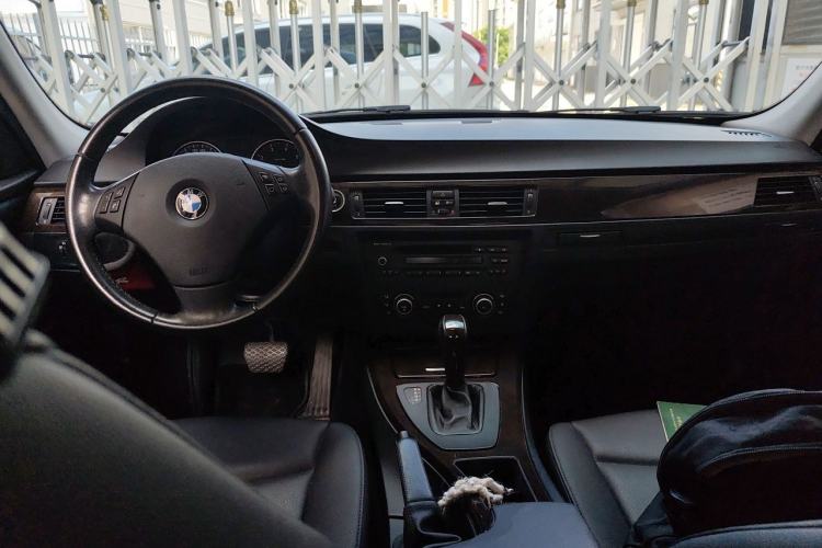 Used BMW 3 Series 2012 318i Leading Model Center Console