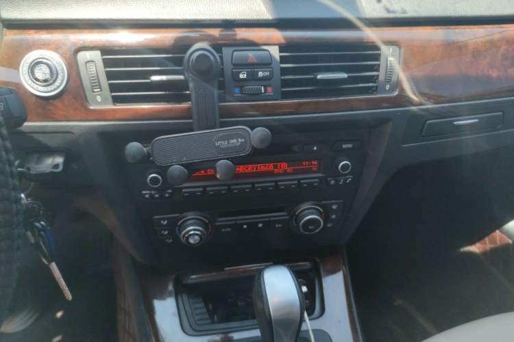 Used BMW 3 Series 2012 320i Sport Edition Audio And AC Panel