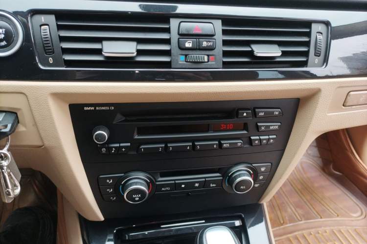 Used BMW 3 Series 2012 318i Leading Model Audio And AC Panel