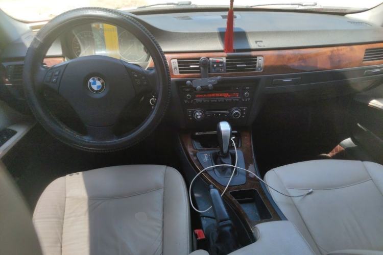 Used BMW 3 Series 2012 320i Sport Edition Center Console
