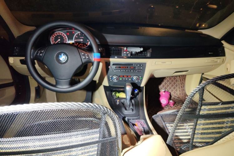 Used BMW 3 Series 2012 318i Leading Model Center Console