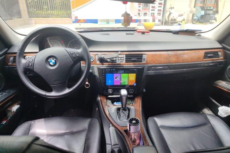 Used BMW 3 Series 2012 320i Sport Edition Center Console