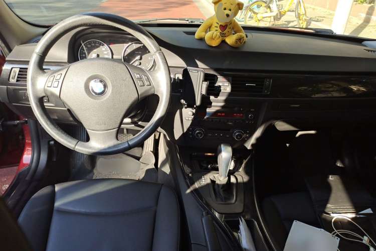 Used BMW 3 Series 2012 318i Leading Model Center Console