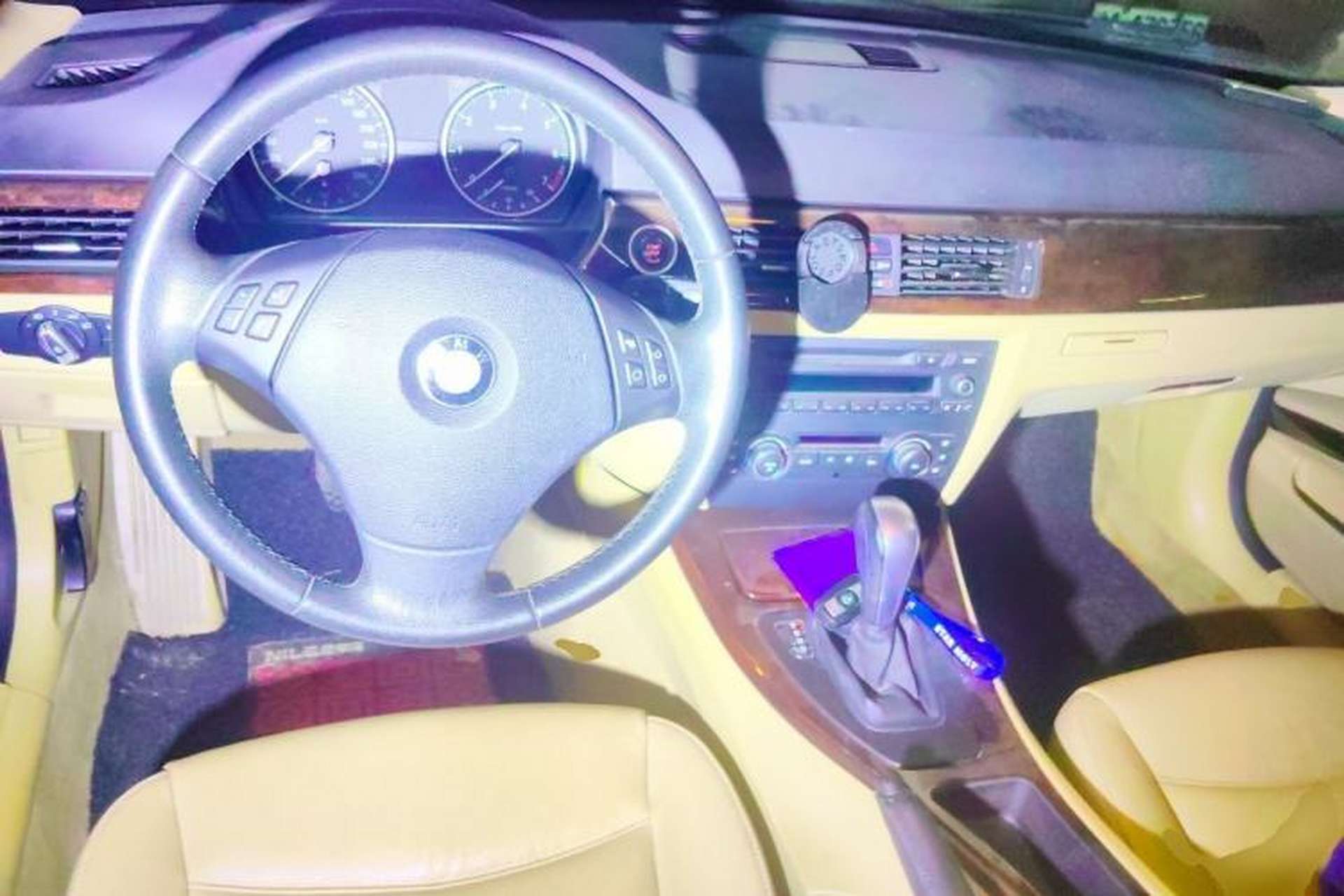 Used BMW 3 Series 2012 320i Sport Edition Center Console