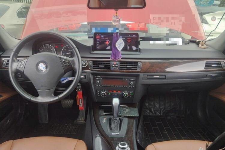 Used BMW 3 Series 2012 320i Sport Edition Center Console