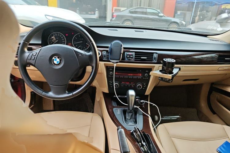 Used BMW 3 Series 2012 320i Sport Edition Center Console