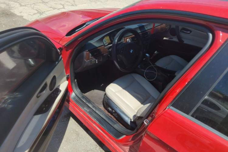 Used BMW 3 Series 2012 320i Sport Edition Driver Seat