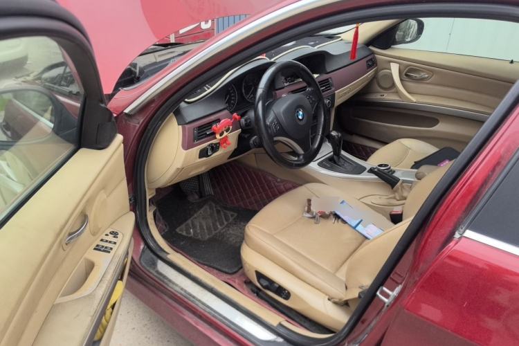 Used BMW 3 Series 2012 320i Luxury Edition Driver Seat