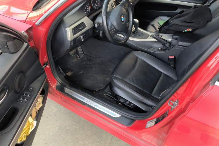 Used BMW 3 Series 2012 320i Luxury Edition Driver Seat