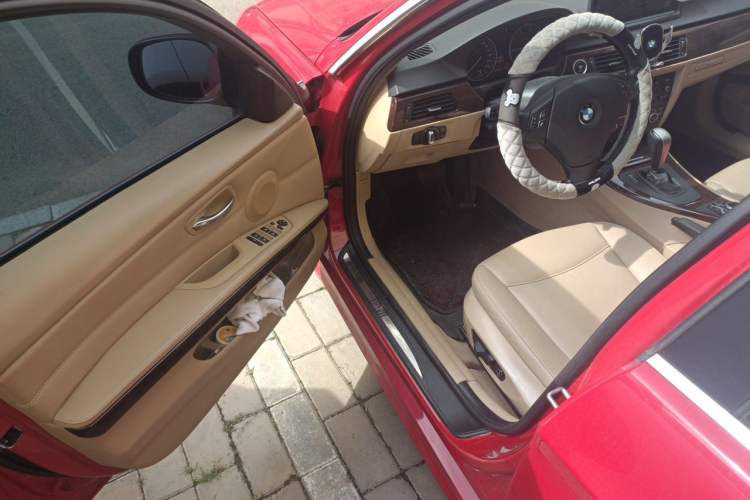 Used BMW 3 Series 2012 320i Sport Edition Driver Seat