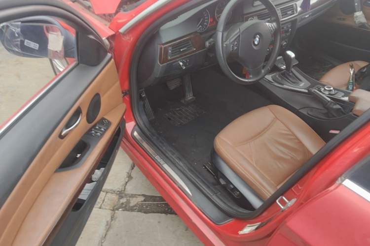 Used BMW 3 Series 2012 320i Sport Edition Driver Seat